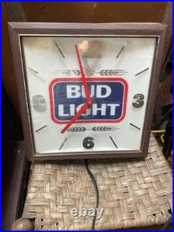 Budweiser neon sign vintage Clock