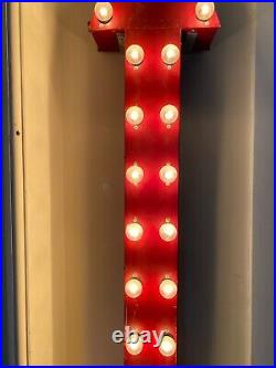 Rare, Vintage SIX FOOT LIGHTED RED ARROW SIGN Mint Condition / United Neon Co