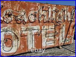 Vintage Neon 1950s Coachlite Motel Metal Sign